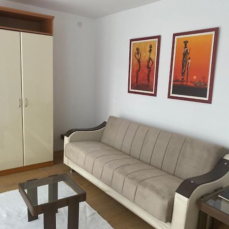 Sandra Apartment Ni Екстериор снимка